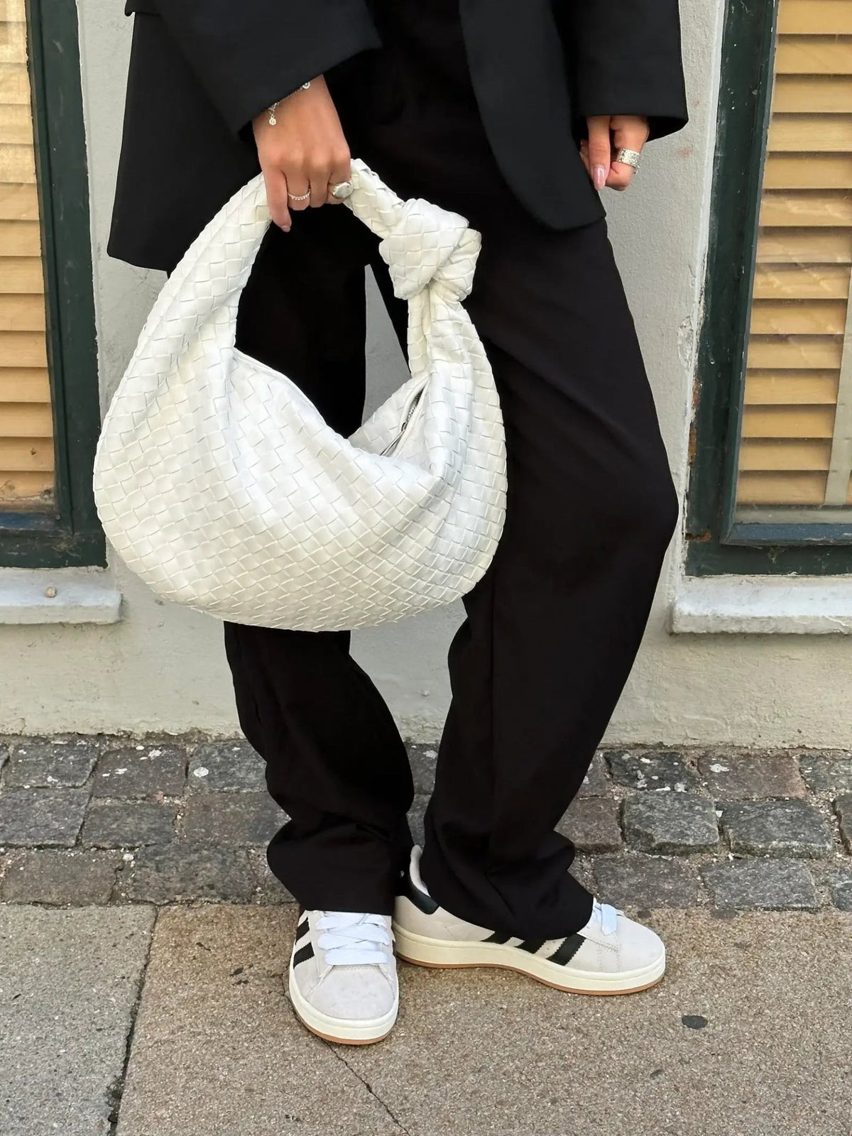 Handwoven Medium Handbag – Minimalist Woven Bag