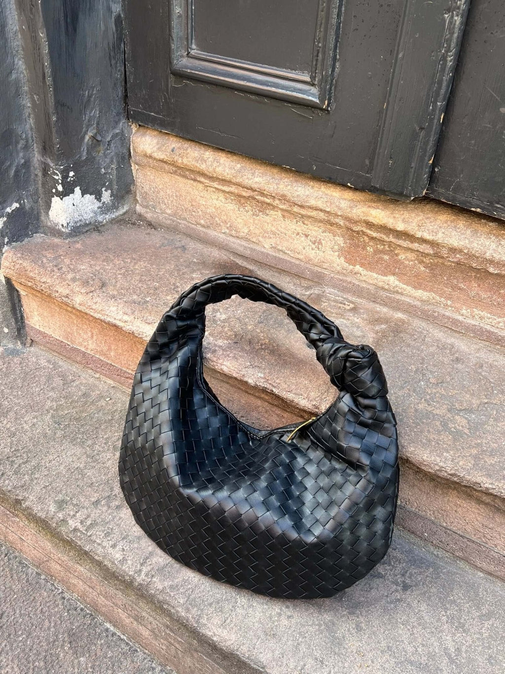 Handwoven Medium Handbag – Minimalist Woven Bag