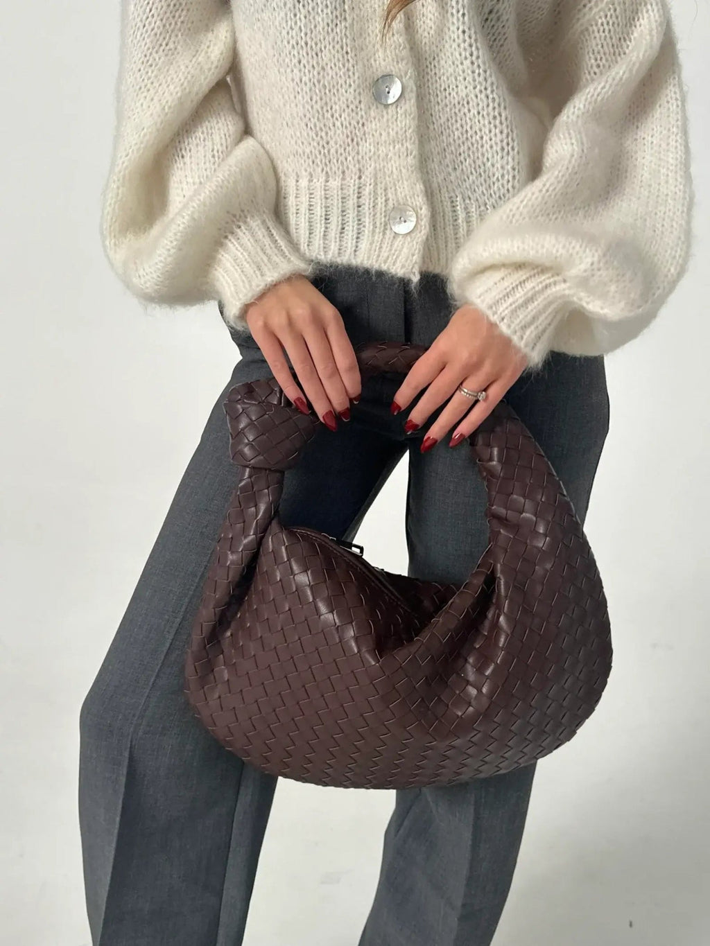 Handwoven Medium Handbag – Minimalist Woven Bag