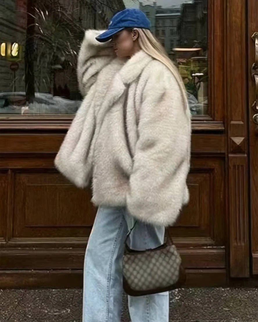Gradient Faux Fur Coat – Relaxed Plush Winter Coat