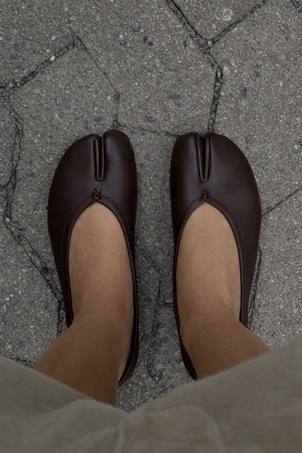 Black Split-Toe Leather Mules – Women's Comfortable Everyday Mules