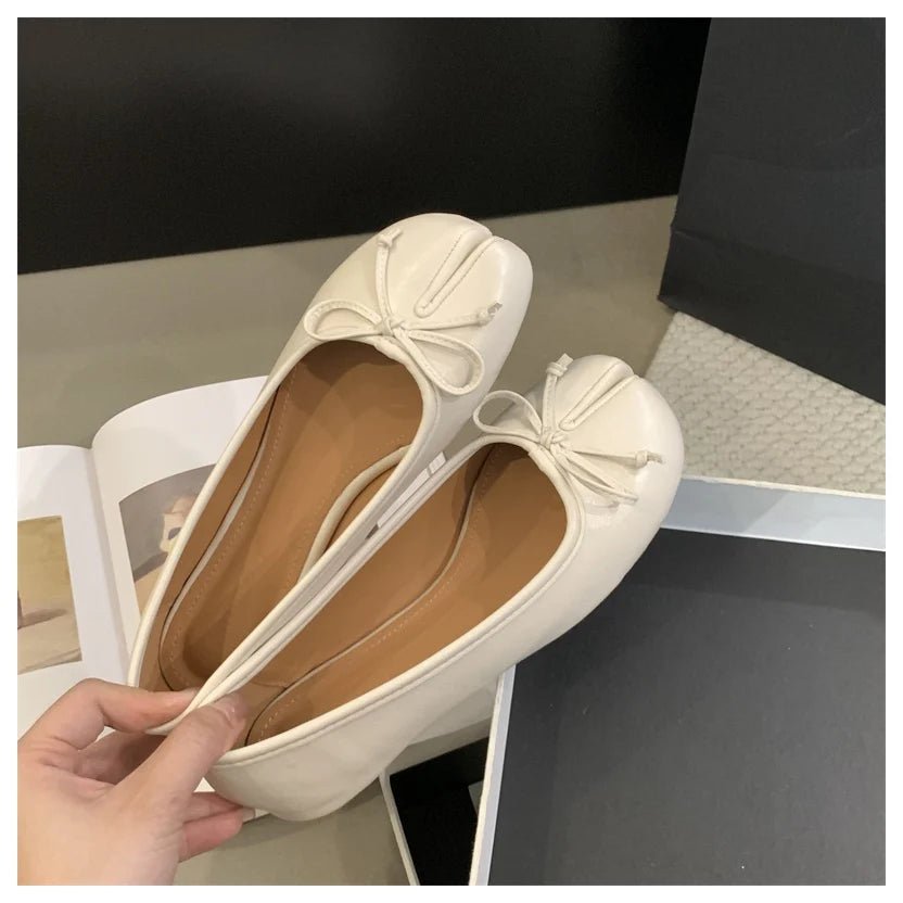Tabi Split Toe Slip-On Flats with Bow – Avant-Garde Ballet Flats