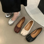 Tabi Split Toe Slip-On Flats with Bow – Avant-Garde Ballet Flats